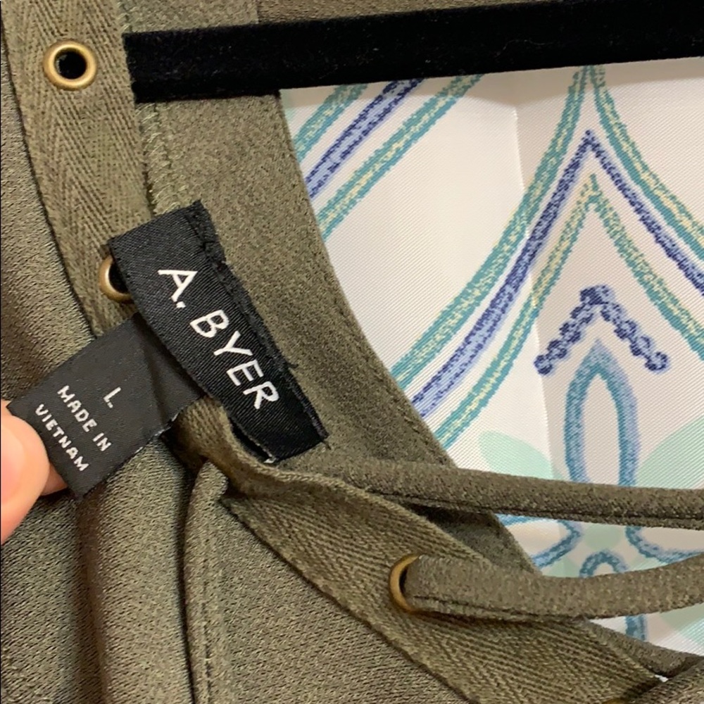 Olive green tank top/blouse - Picture 5 of 6